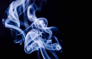 How to remove cigarette smoke from Window